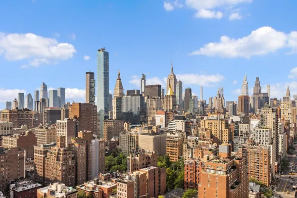 $950,000 | 201 East 17th Street, Unit 30F | Gramercy