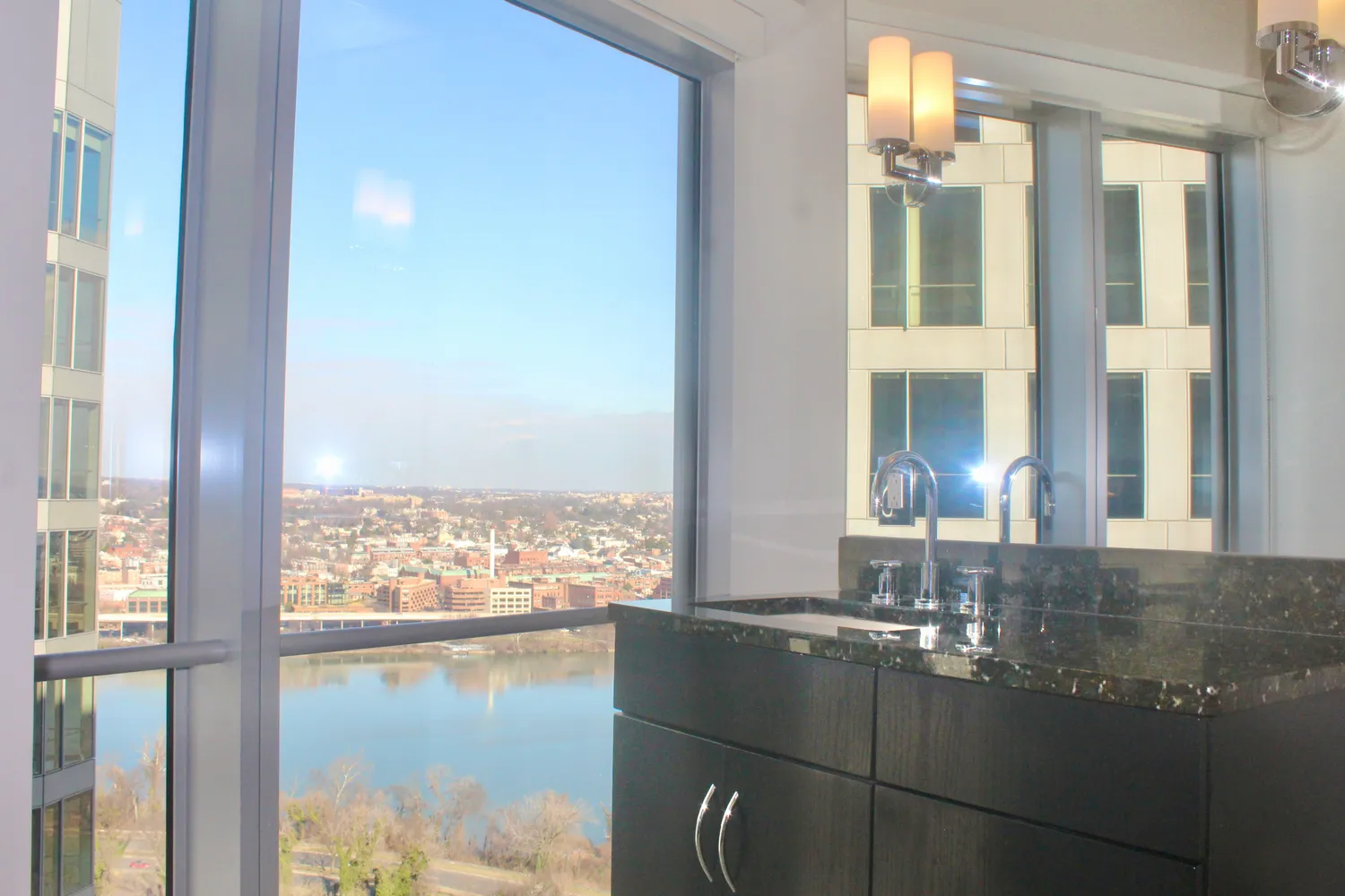 $975,000 | 1111 19th Street North, Unit 2705, Arlington, VA 22209