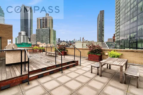 $1,300,000 | 42-51 Hunter Street, Unit 6D | Long Island City