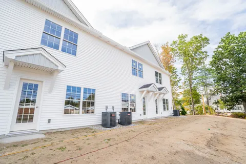 $429,000 | 13 Suffolk Road, Unit 8, Concord, NH 03303