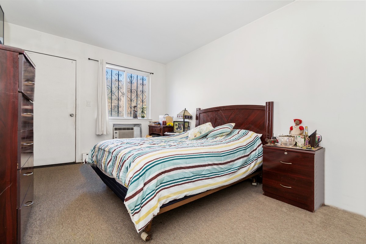 555 Evergreen Avenue Brooklyn, NY 11221 - Photo 4 of 9