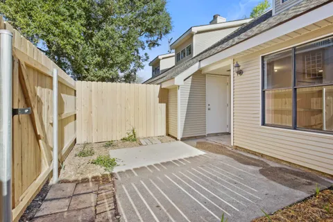$165,000 | 414 Cedarwood Drive, Mandeville, LA 70471
