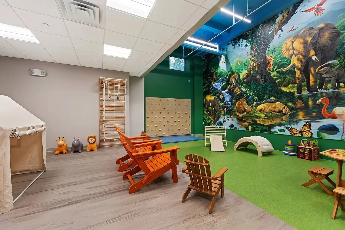 $3,475,000 | 25 Central Park West, Unit 14R | Upper West Side