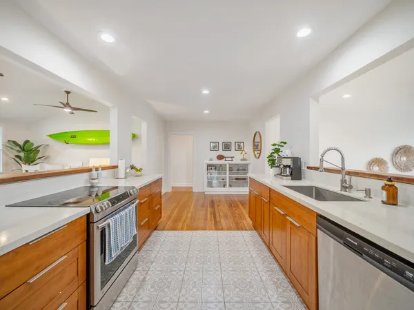 $3,395,000 | 244 Awakea Road, Kailua, HI 96734