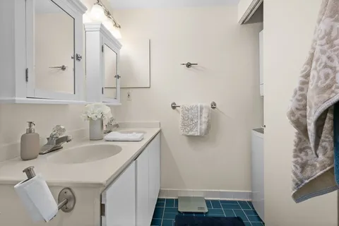 $975,000 | 103 Gainsborough Street, Unit 108, Boston, MA 02115