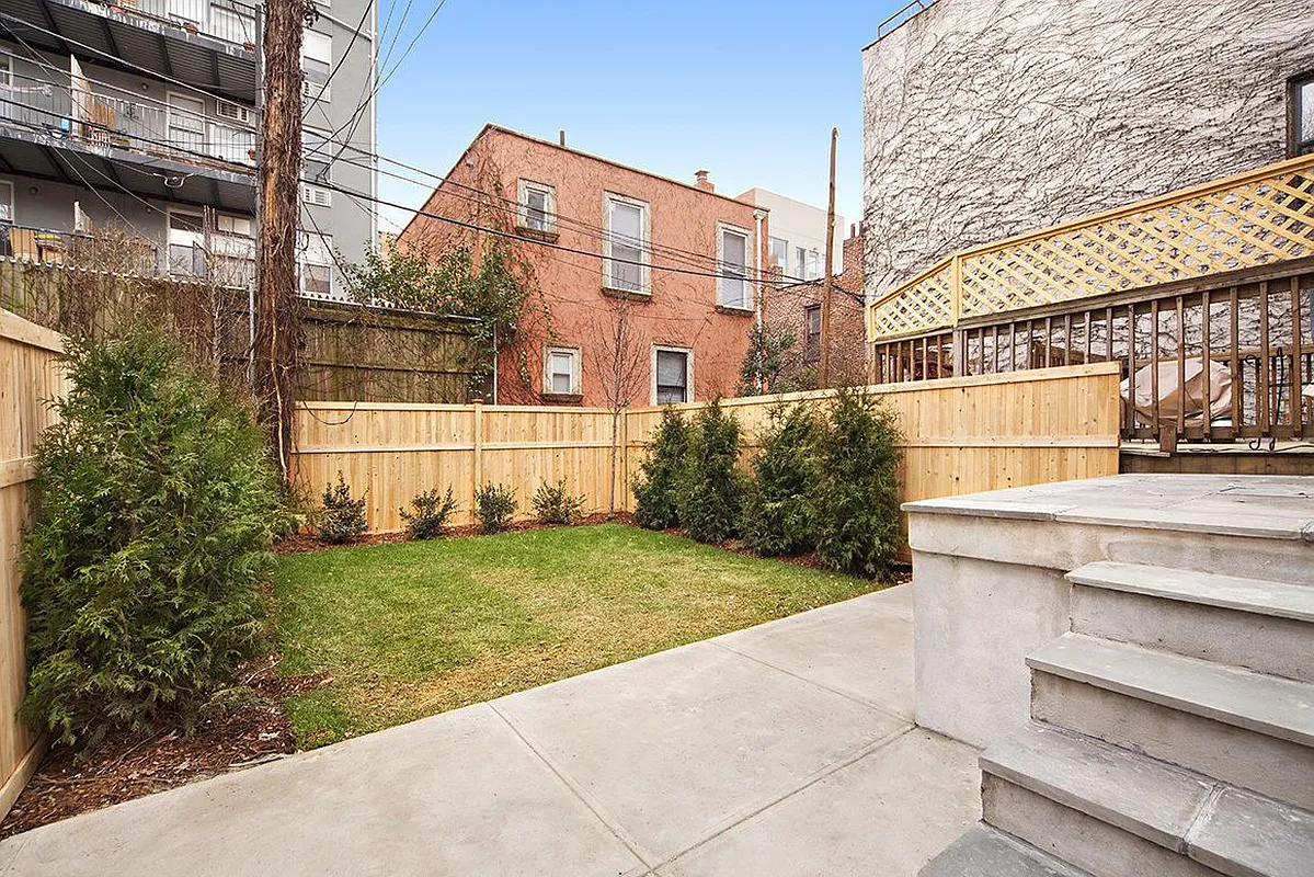 306 7th Street, Unit 1 Brooklyn, NY 11215 - Photo 2 of 9 a view of a back yard of the house