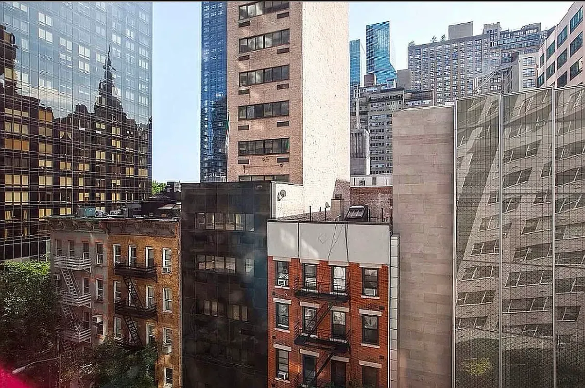 321 East 48th Street, Unit 8E Manhattan, NY 10017 - Photo 1 of 10