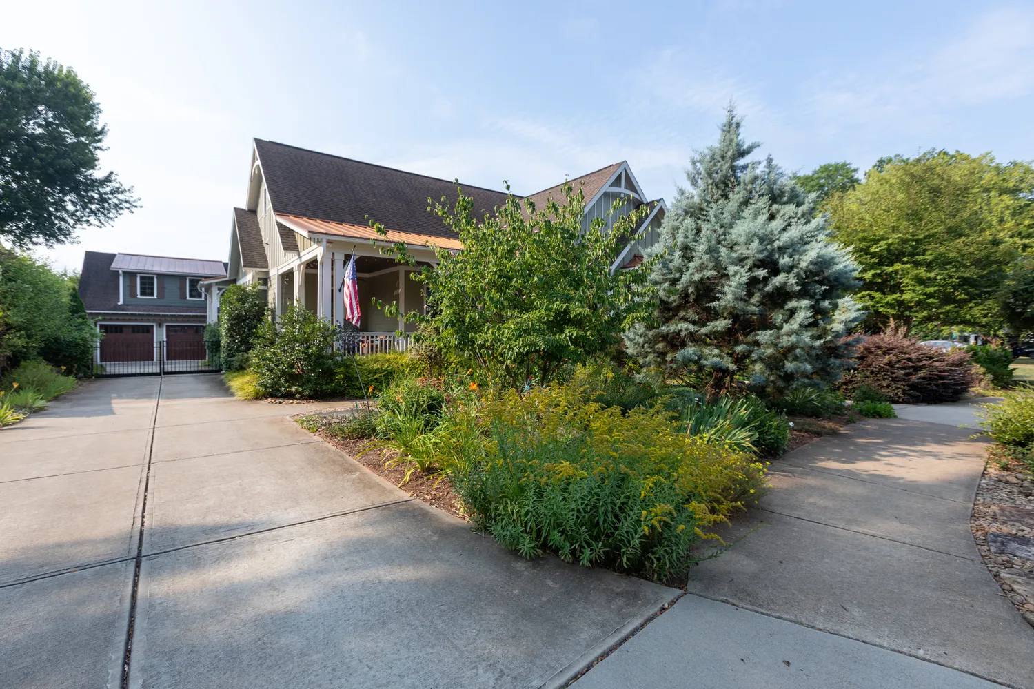 $1,595,000 | 2852 Attaberry Drive, Charlotte, NC 28205