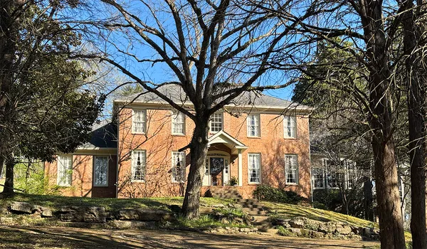 $2,100,000 | 6006 Murray Lane, Brentwood, TN 37027