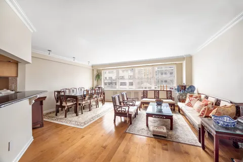 $1,500,000 | 399 East 72nd Street, Unit 15A | Lenox Hill
