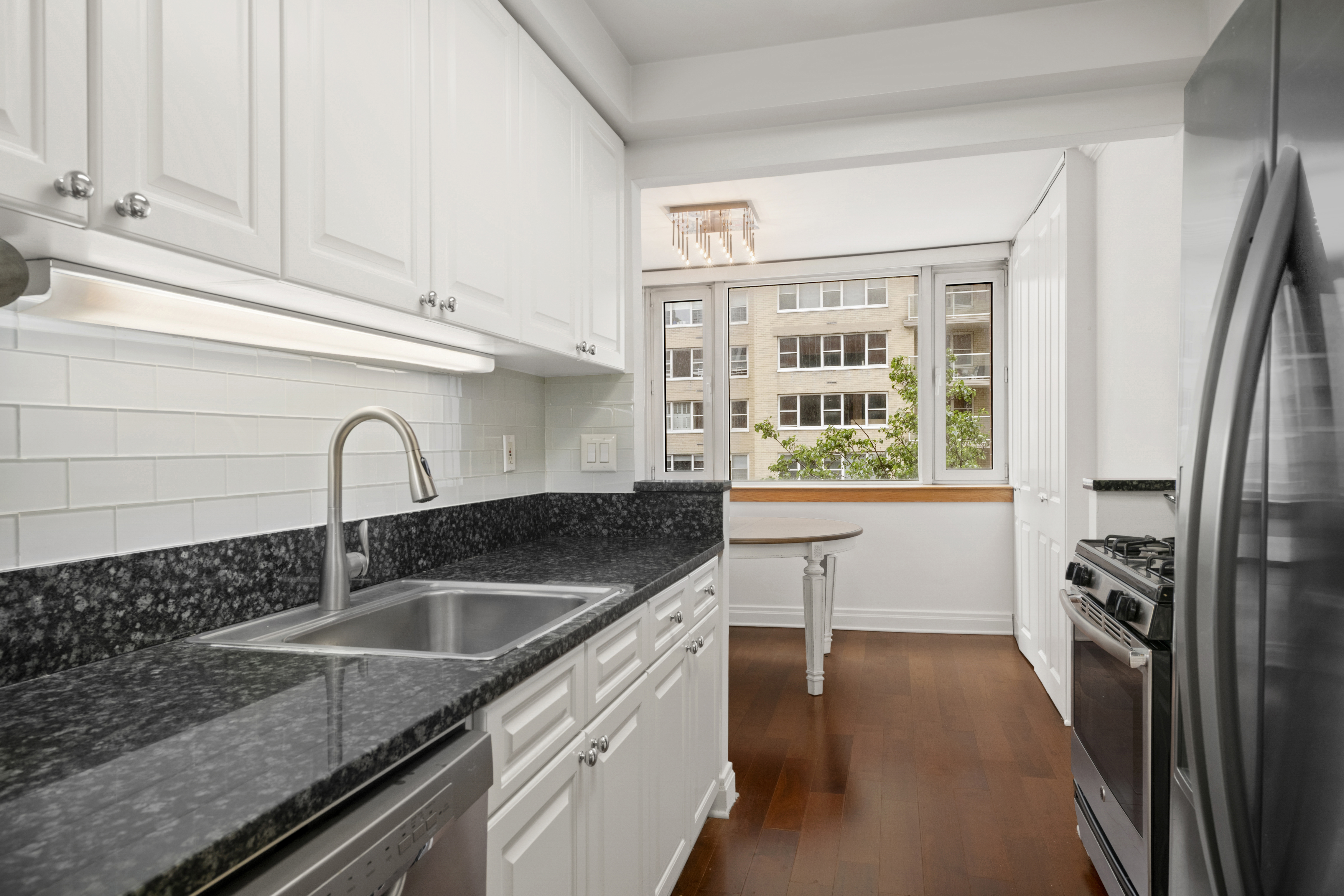 404 East 76th Street, Unit 3B Manhattan, NY 10021 - Photo 4 of 8