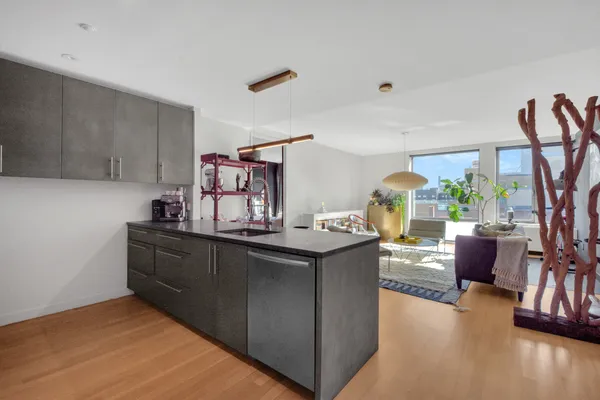 $1,950,000 | 49 North 8th Street, Unit 6E | Williamsburg