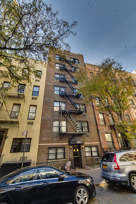228 East 81st Street, Unit 1A Manhattan, NY 10028 - Photo 5 of 5