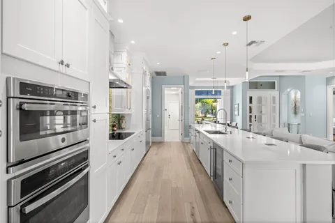 $2,500,000 | 1963 Bethany Place, Naples, FL 34109