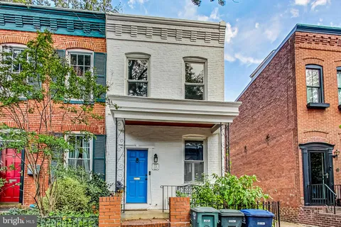 $1,200,000 | 524 10th Street Southeast, Washington, DC 20003