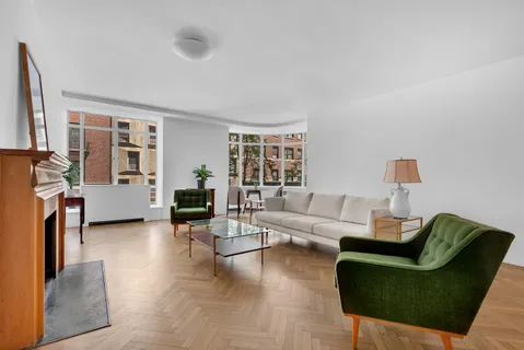 $730,000 | 24 West 55th Street, Unit 3D | Midtown Central