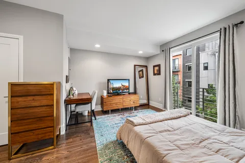 $649,999 | 1010 South 17th Street, Unit B, Philadelphia, PA 19146