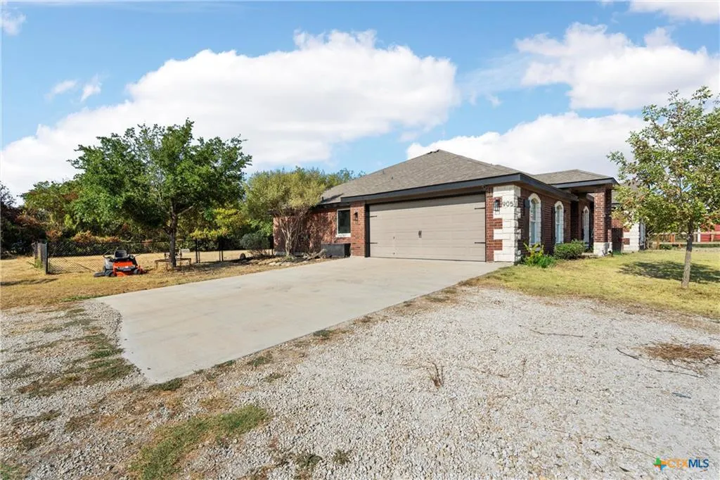 $453,000 | 905 North 1st Street, Nolanville, TX 76559