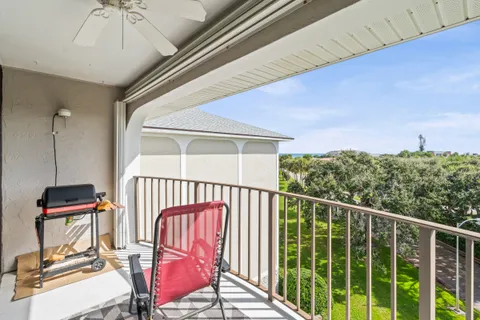 $350,000 | 5300 Highway A1A, Unit 401, Vero Beach, FL 32963