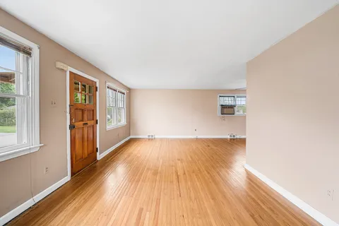 $340,000 | 2633 Avondale Avenue, Roslyn, PA 19001