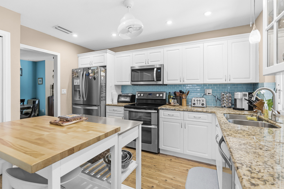 7140 Northwest 10th Court Plantation, FL 33313 - Photo 14 of 43