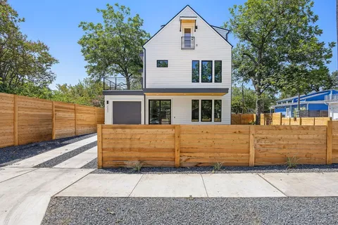 $1,275,000 | 2201 East 16th Street, Austin, TX 78702