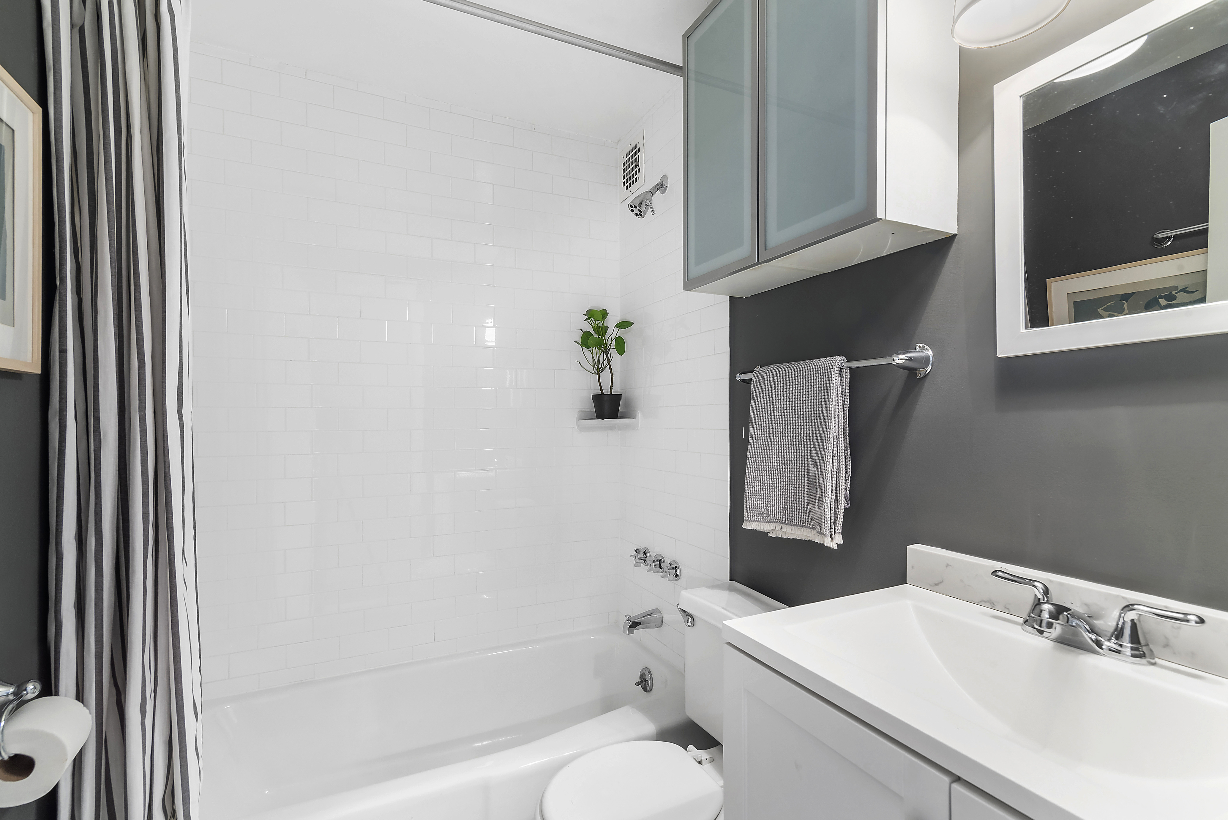 249 West 101st Street, Unit 6 Manhattan, NY 10025 - Photo 7 of 10