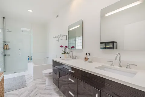 $2,795,000 | 833 17th Street, Unit 4, Santa Monica, CA 90403