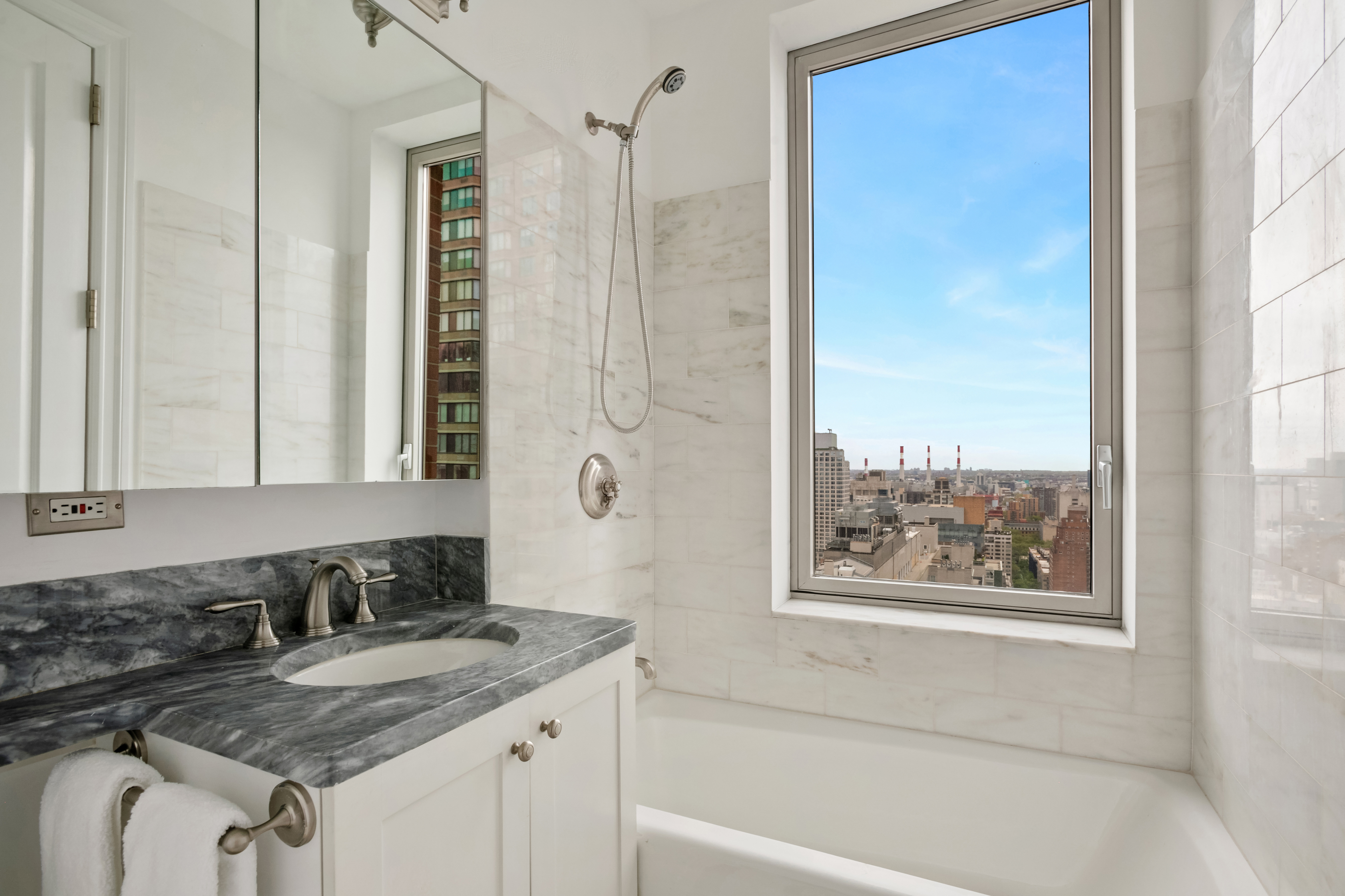 181 East 65th Street, Unit 27A Manhattan, NY 10065 - Photo 12 of 17