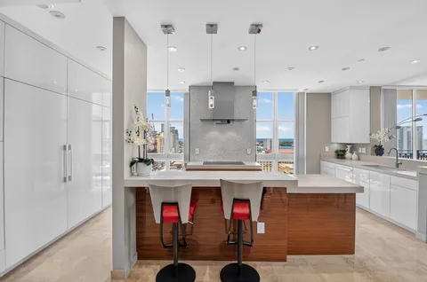 $2,100,000 | 550 Okeechobee Boulevard, Unit LPH23, West Palm Beach, FL 33401