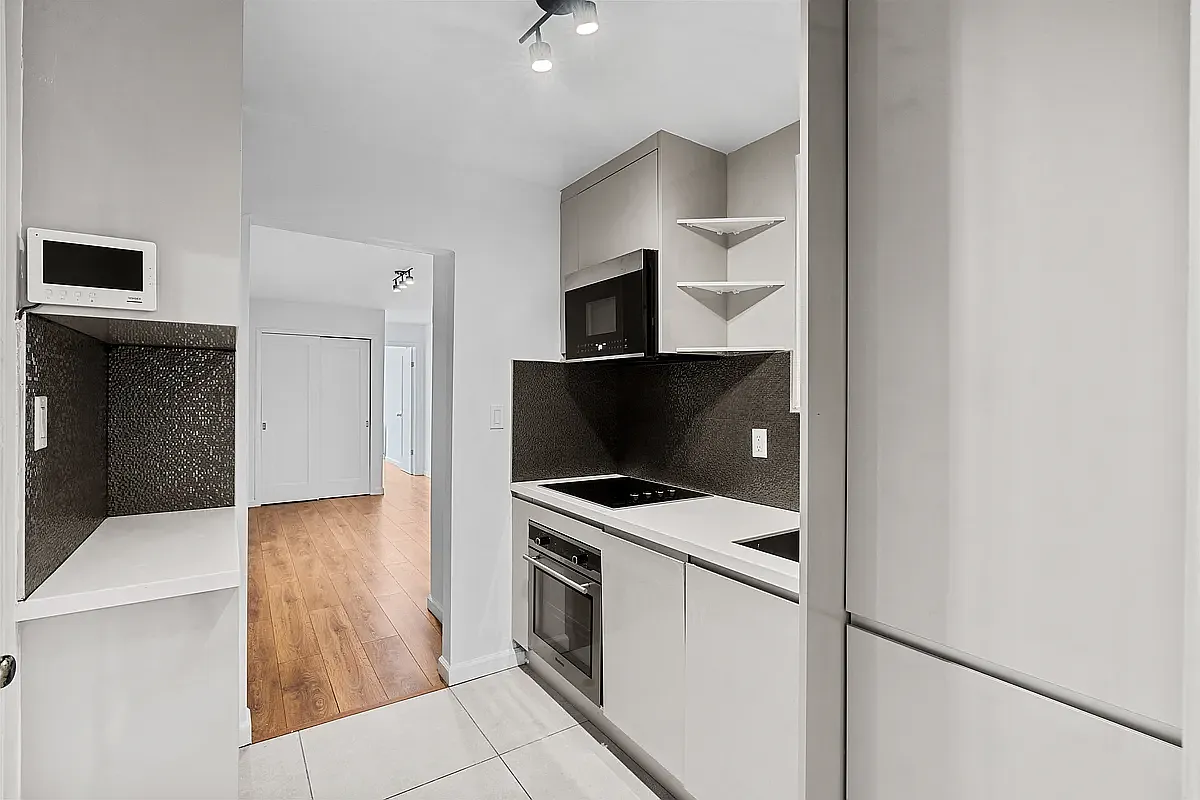 723 11th Avenue, Unit 5C Manhattan, NY 10019 - Photo 3 of 9