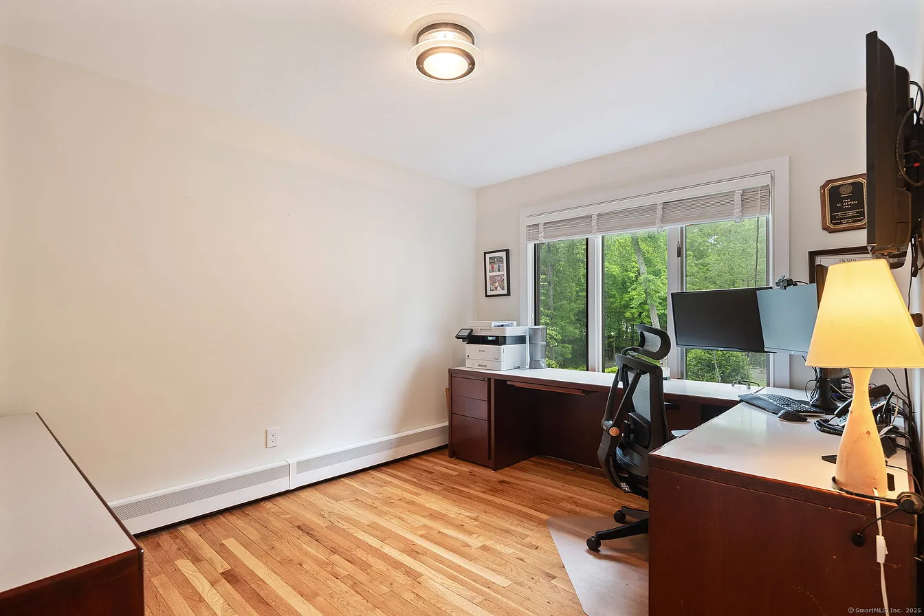 78 Pin Oak Lane Wilton, CT 06897 - Photo 11 of 37