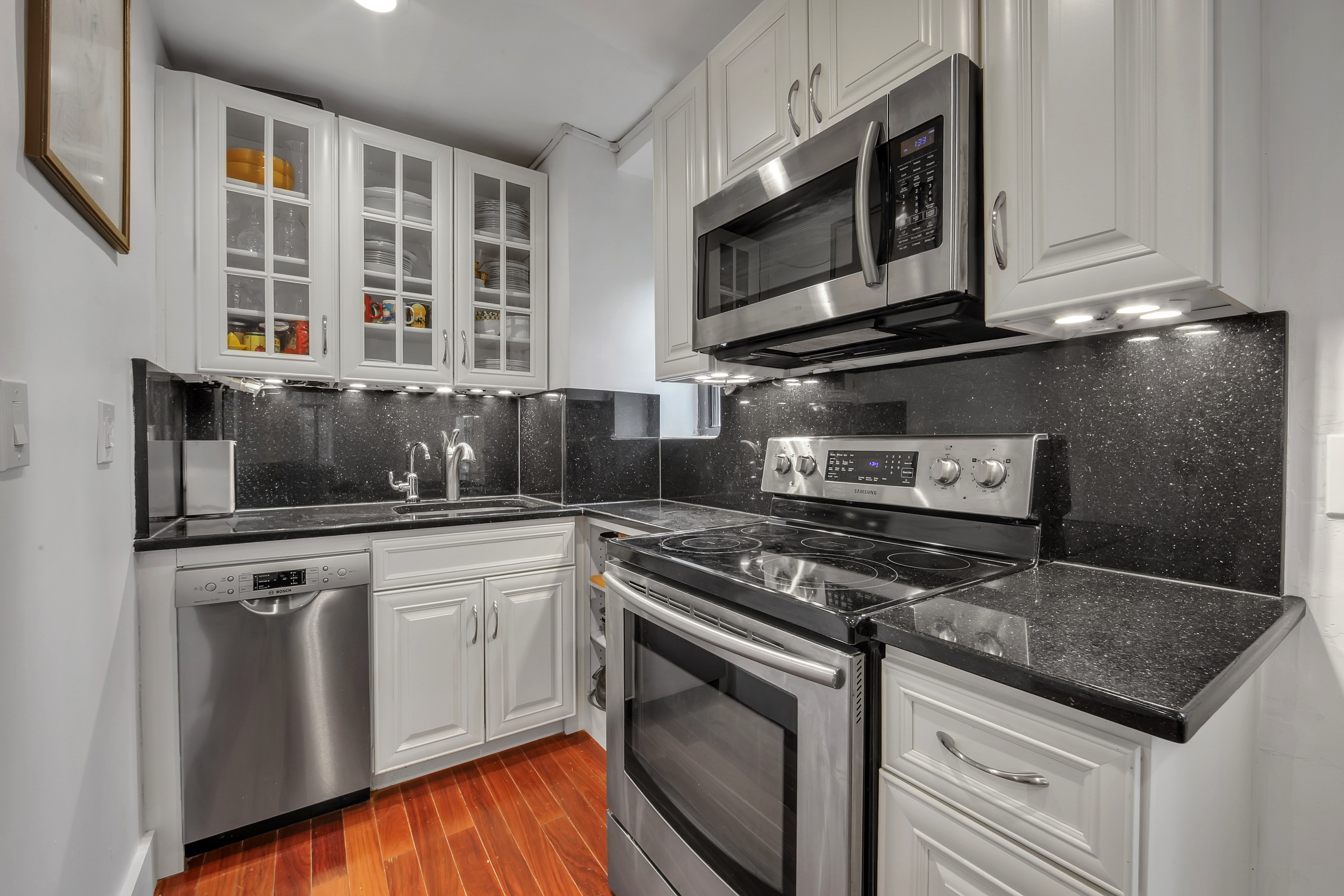 320 East 42nd Street, Unit 918 Manhattan, NY 10017 - Photo 7 of 18