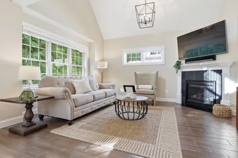 Contact Agent | Cheevers Path, Bedford, MA 01730