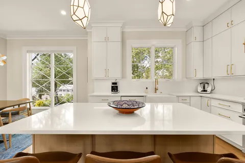 $4,100,000 | 5537 Hawthorne Place Northwest, Washington, DC 20016
