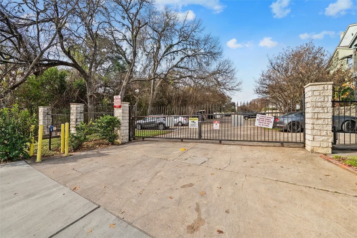 3204 Menchaca Road, Unit 305 Austin, TX 78704 - Photo 2 of 5