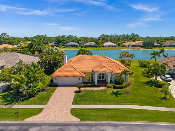 $1,390,000 | 2092 Imperial Circle, Naples, FL 34110