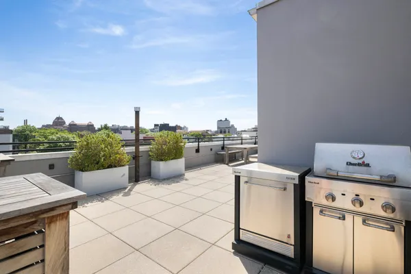 $3,000 | 195 Hawthorne Street, Unit 5E | Prospect Lefferts Gardens