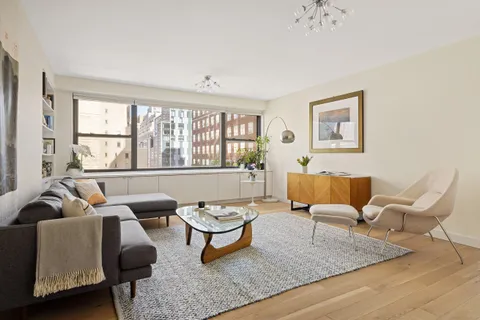 $2,495,000 | 1065 Park Avenue, Unit 10CD | Upper East Side