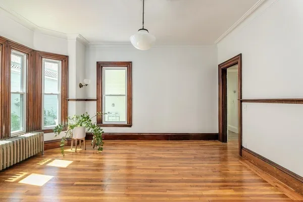 $3,300 | 14 Evergreen Avenue, Unit 1, Somerville, MA 02145