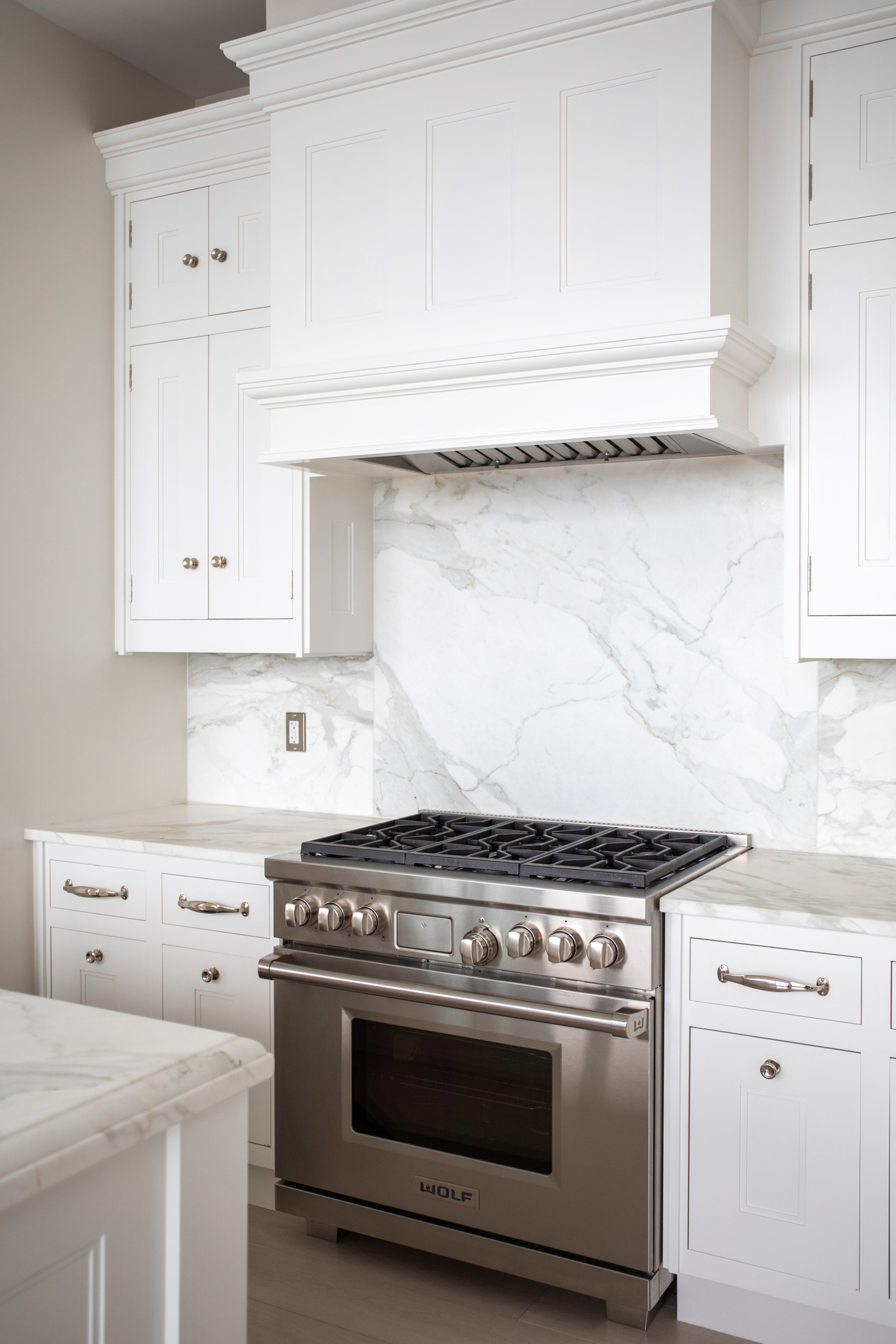 1 Franklin Street, Unit PH2D Boston, MA 02110 - Photo 15 of 26 a stove top oven sitting inside of a kitchen