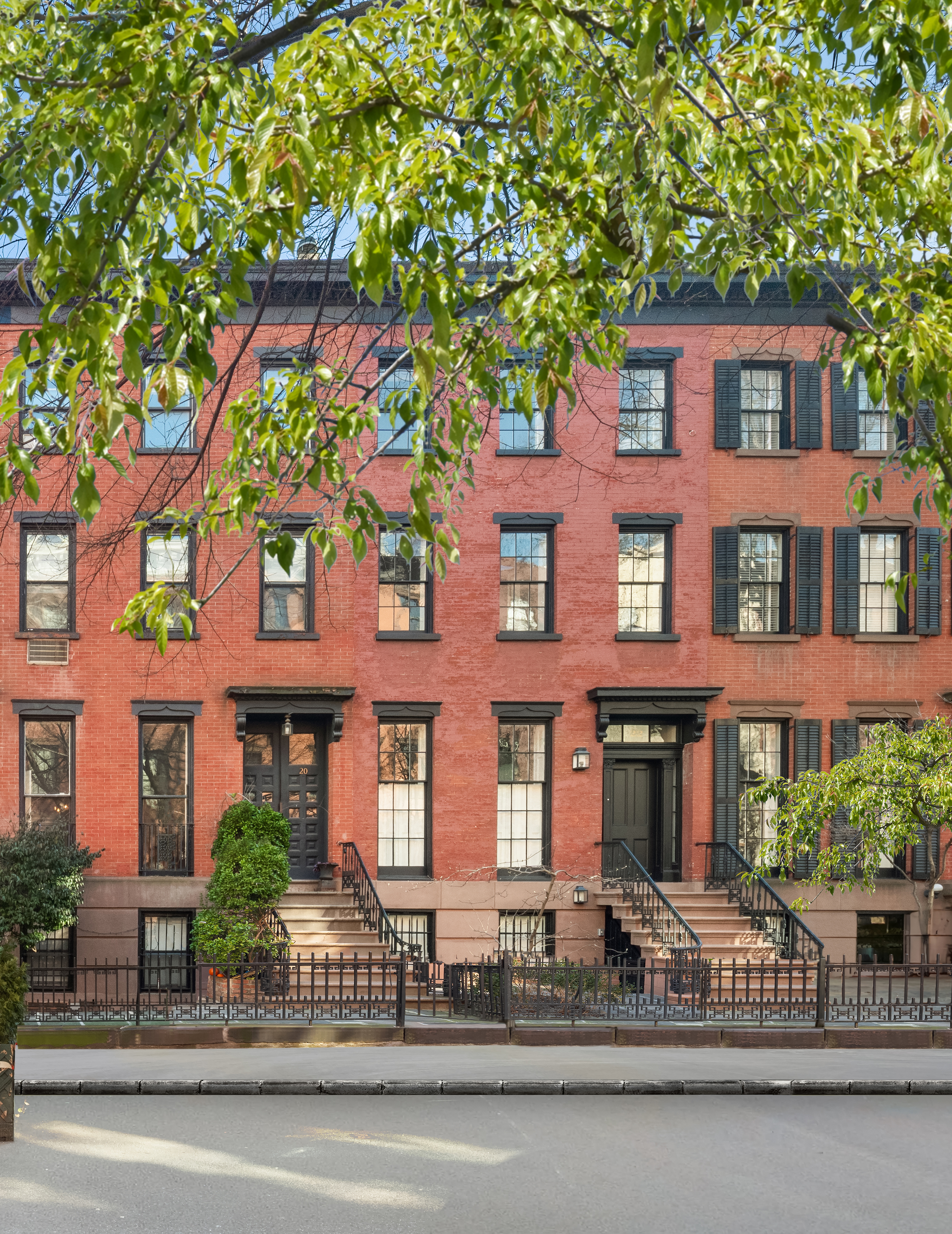 20 Bank Street Manhattan, NY 10014 - Photo 6 of 8 a front view of a building with street view