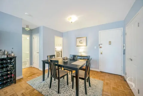 $798,000 | 301 East 62nd Street, Unit 12B | Lenox Hill