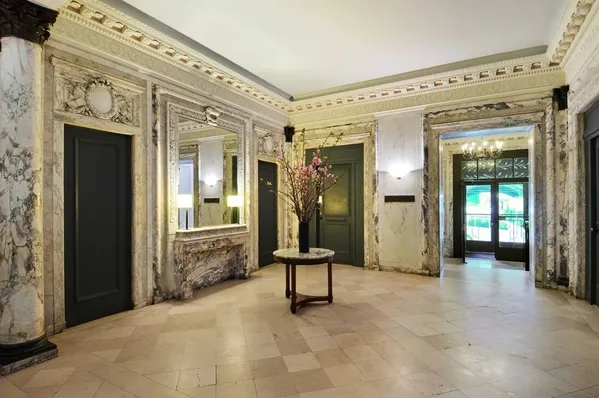 $1,995,000 | 11 West 81st Street, Unit 6A | Upper West Side