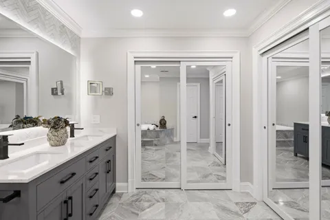 Contact Agent | 5313 Massachusetts Avenue, Bethesda, MD 20816