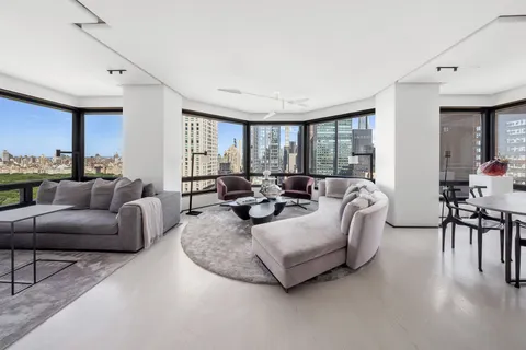 $4,250,000 | 301 West 57th Street, Unit 36C | Hell's Kitchen