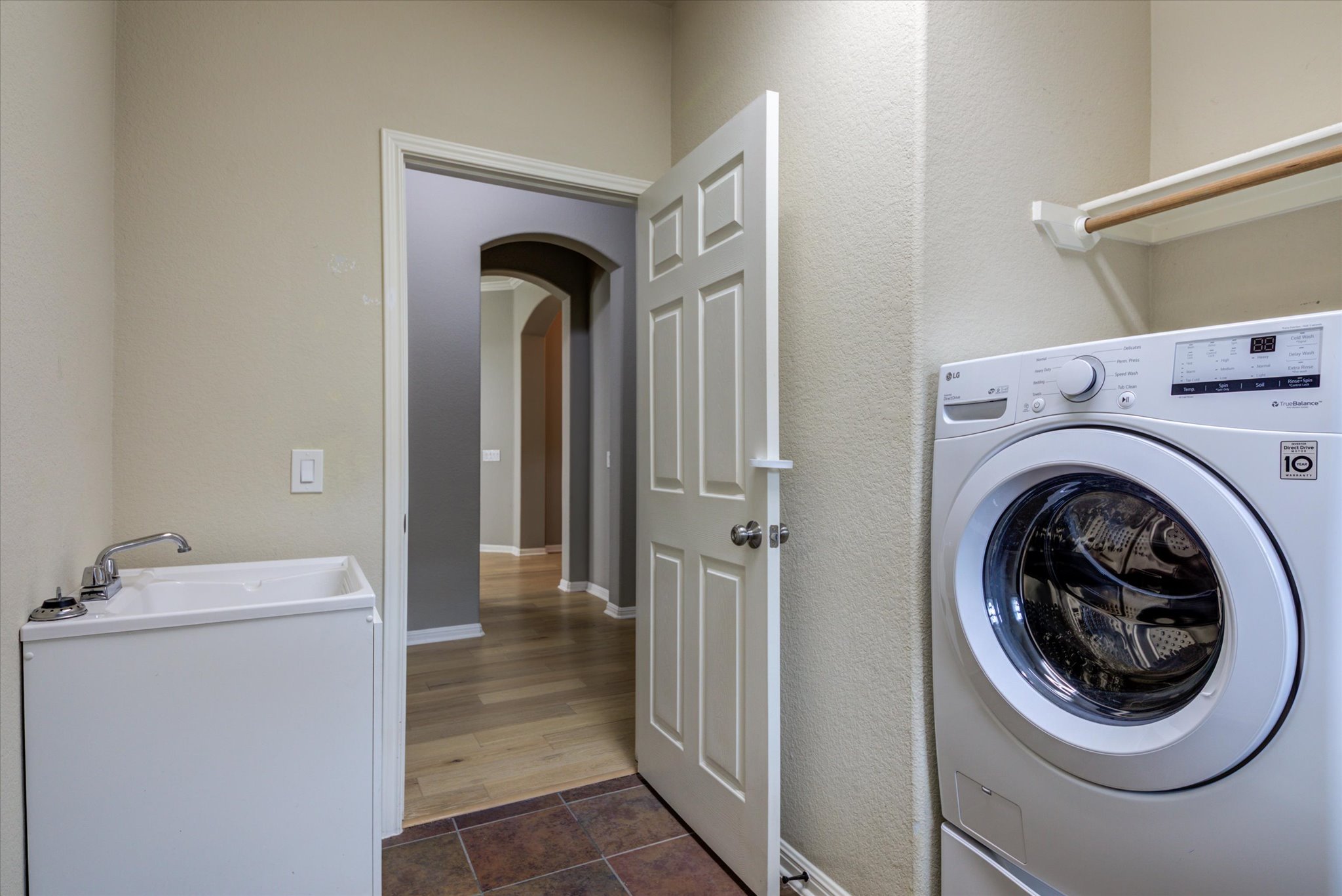 5412 Batak Lane Austin, TX 78749 - Photo 23 of 40 a view of hallway with washer and dryer