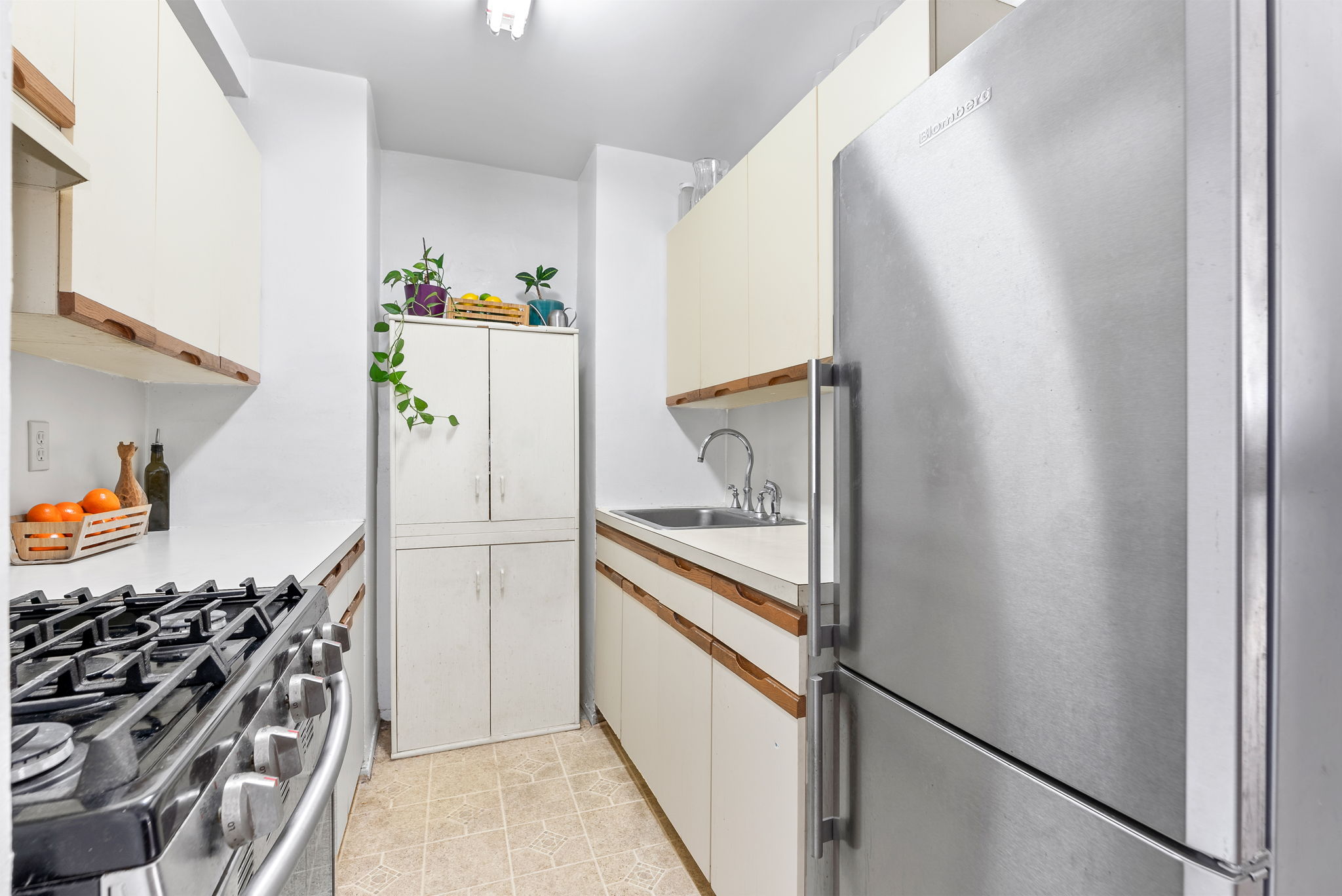 900 West 190th Street, Unit 12M Manhattan, NY 10040 - Photo 9 of 10