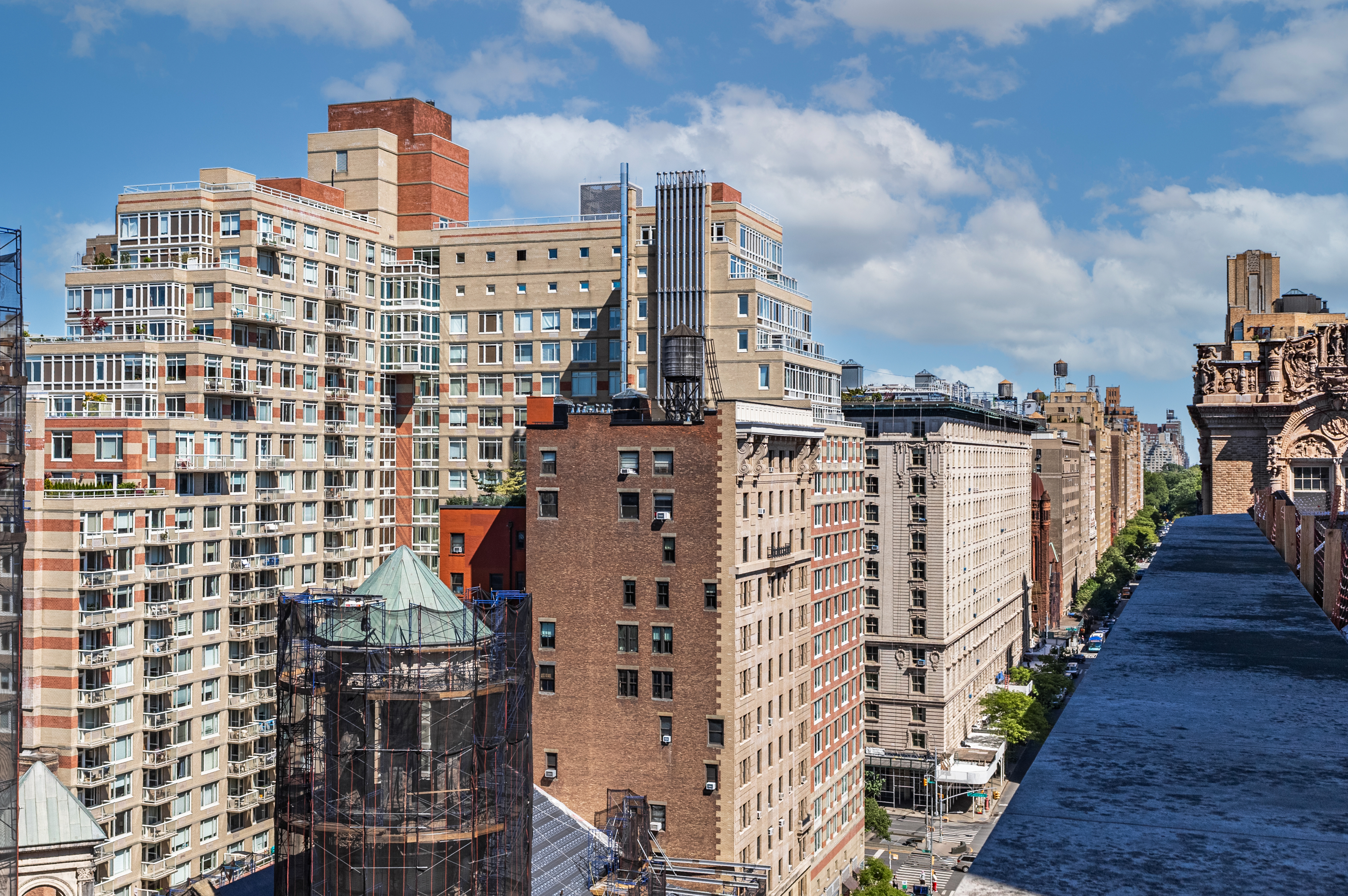 302 West 86th Street, Unit 1C Manhattan, NY 10024 - Photo 13 of 16 a view of a city with tall buildings