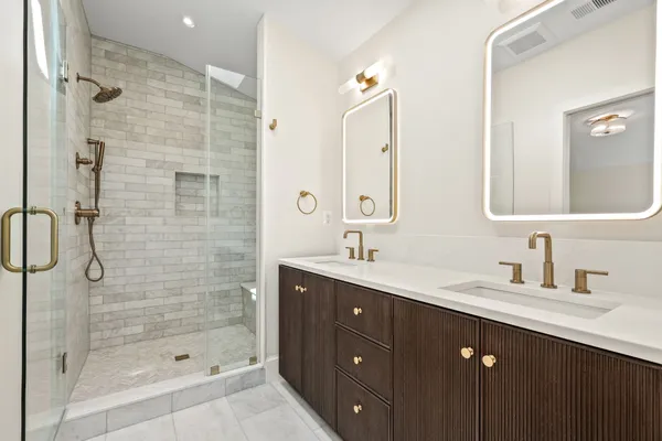 $2,195,000 | 22 West Spring Street, Alexandria, VA 22301
